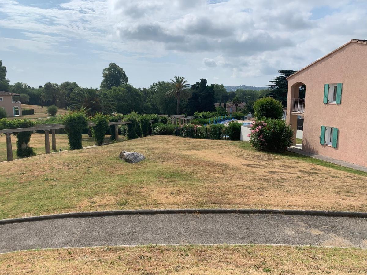 Appartement Grimaud Bord De Mer Bagian luar foto